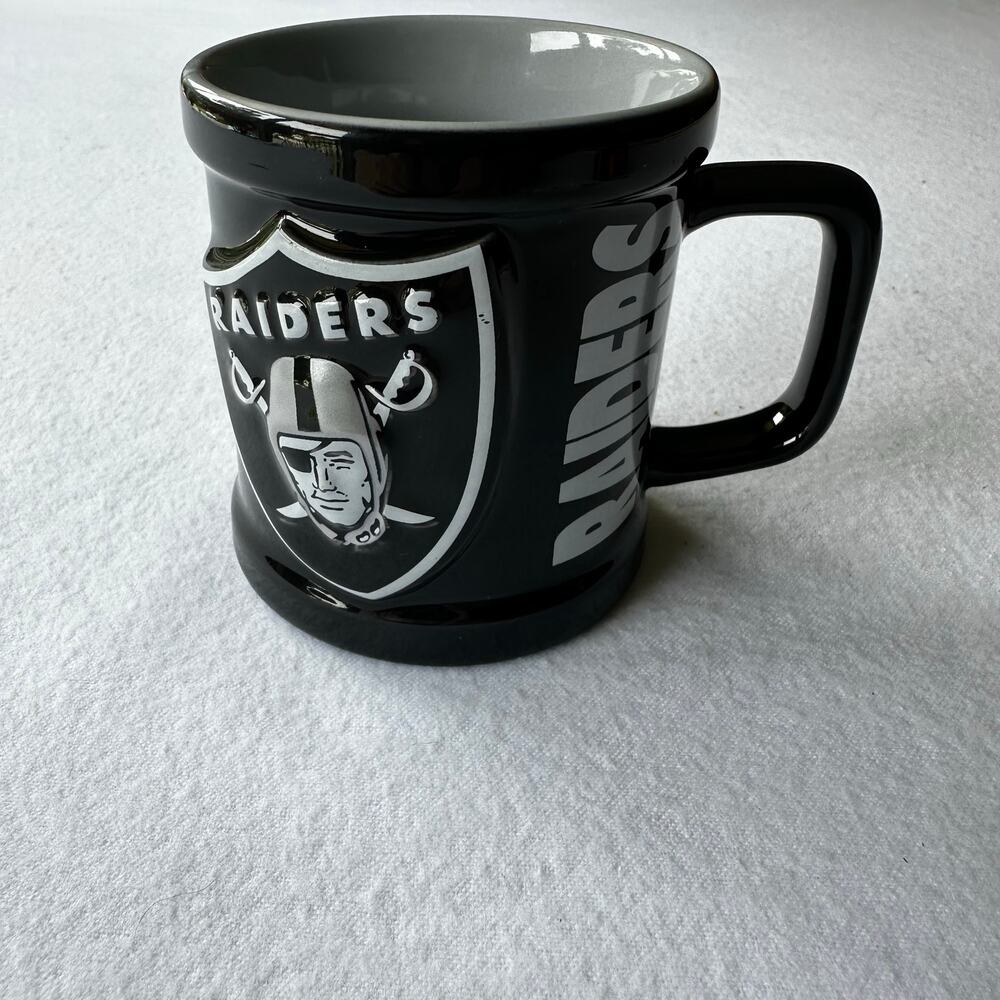 Vintage 2000 NFL "Raiders" Coffee Mug